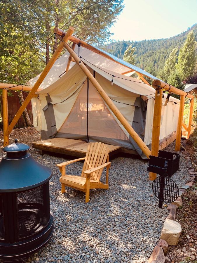 Umpqua'S Last Resort - Wilderness Cabins, Rv Park & Glamping Idleyld Park ภายนอก รูปภาพ