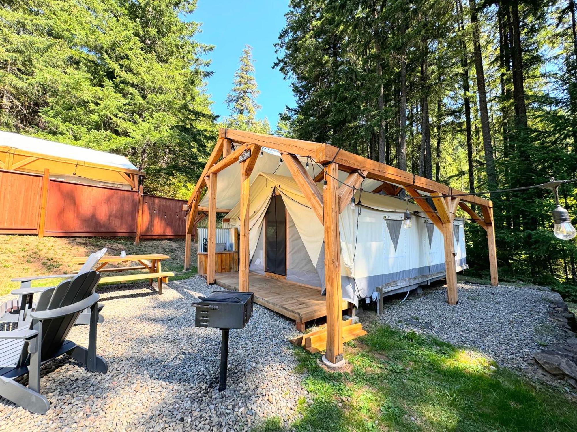 Umpqua'S Last Resort - Wilderness Cabins, Rv Park & Glamping Idleyld Park ภายนอก รูปภาพ
