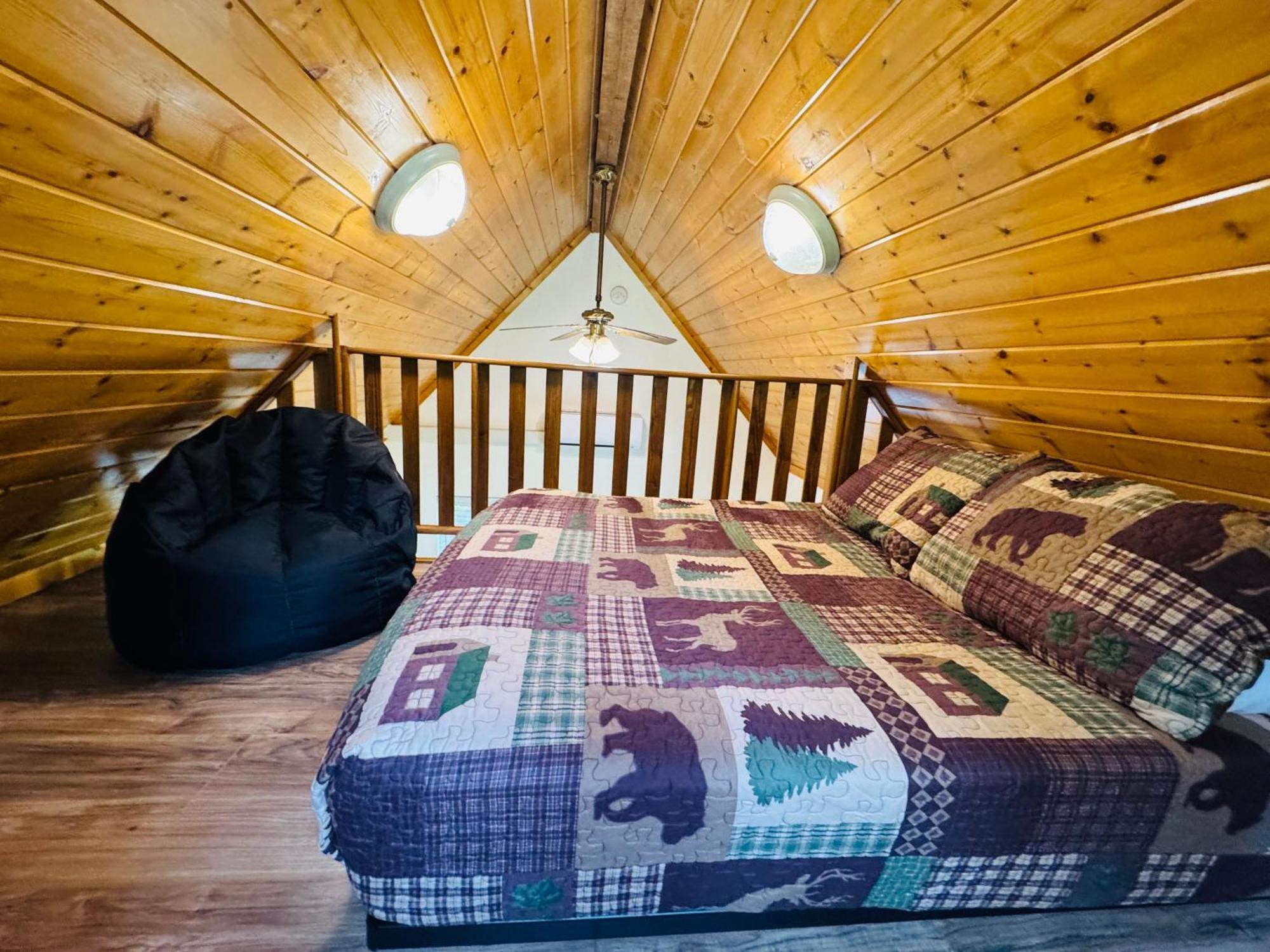 Umpqua'S Last Resort - Wilderness Cabins, Rv Park & Glamping Idleyld Park ภายนอก รูปภาพ