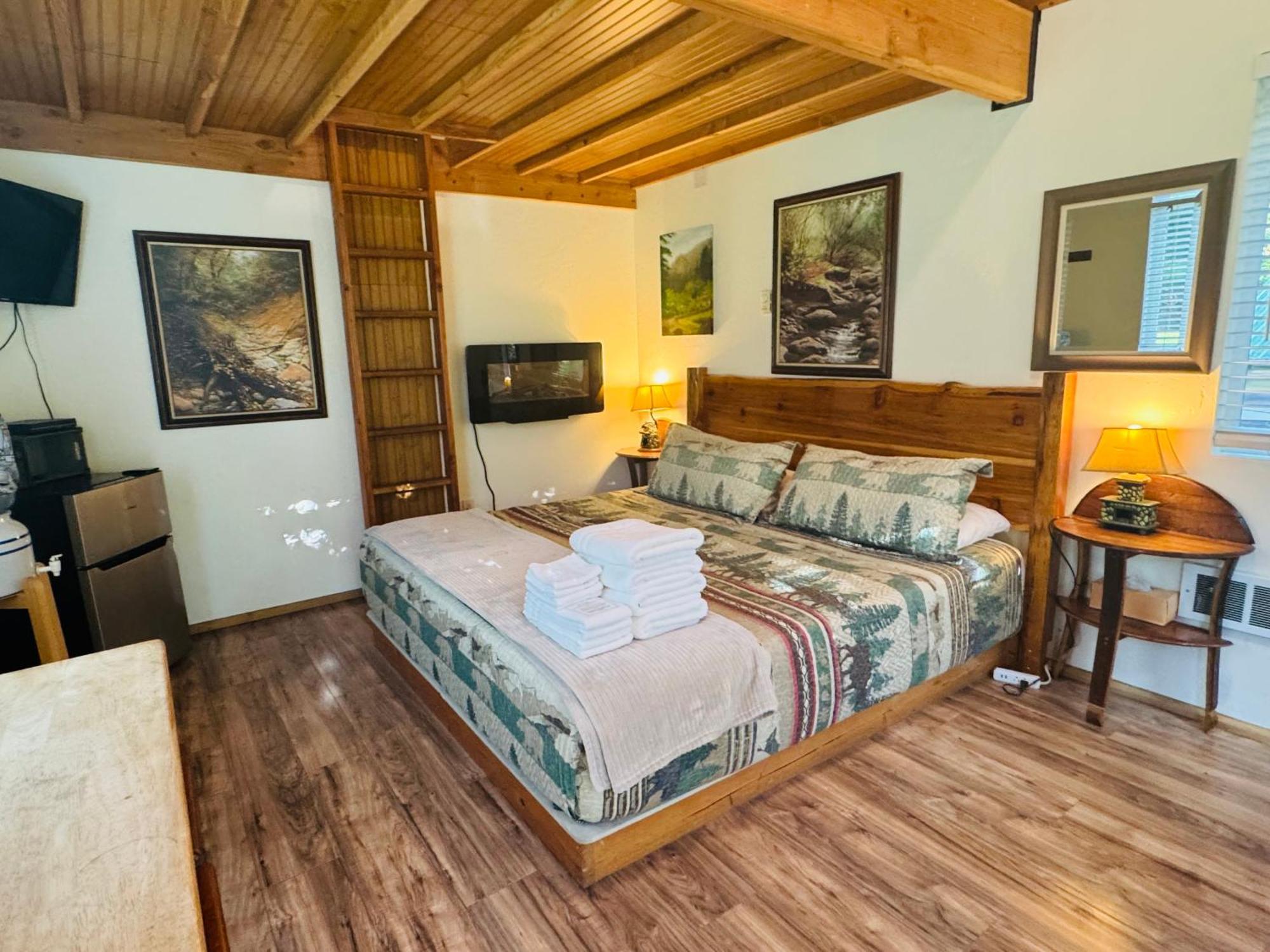 Umpqua'S Last Resort - Wilderness Cabins, Rv Park & Glamping Idleyld Park ภายนอก รูปภาพ