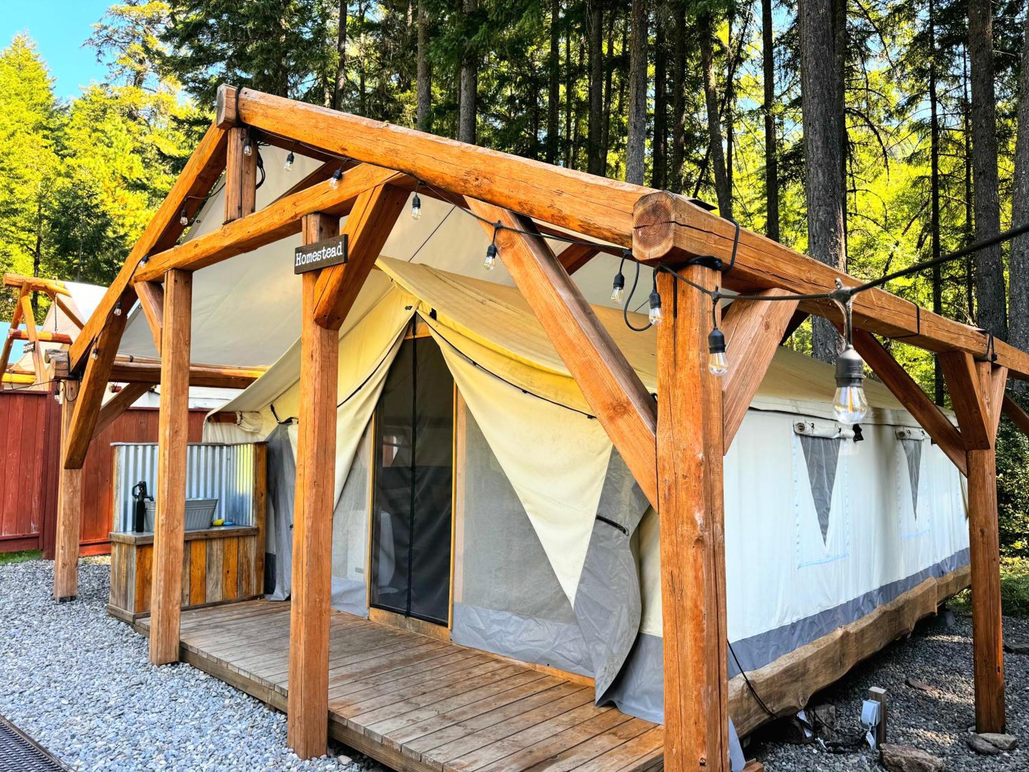 Umpqua'S Last Resort - Wilderness Cabins, Rv Park & Glamping Idleyld Park ภายนอก รูปภาพ