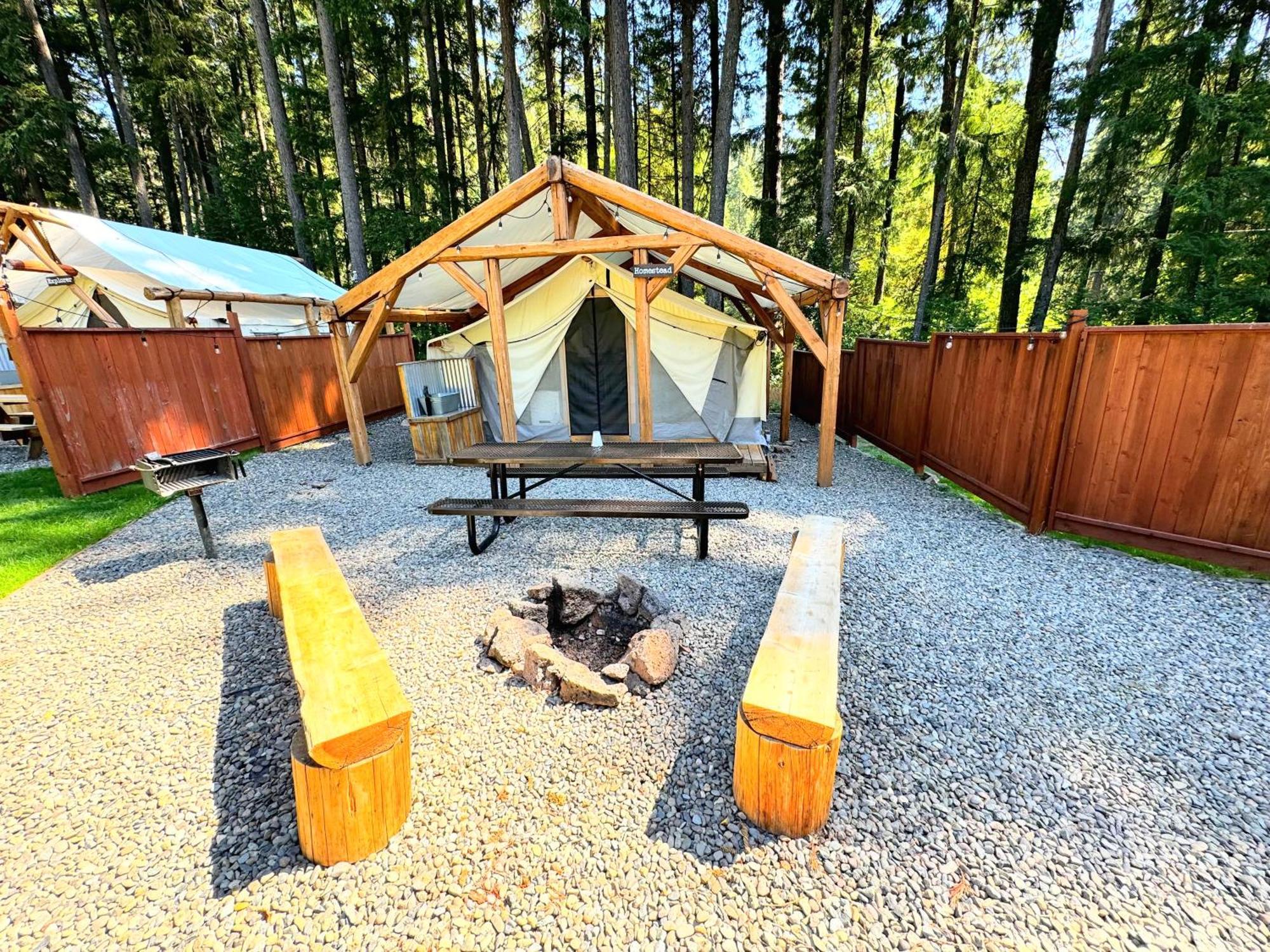 Umpqua'S Last Resort - Wilderness Cabins, Rv Park & Glamping Idleyld Park ภายนอก รูปภาพ